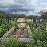 Tomb of Joseph Yaeger, one of the earliest miners to the region in early 1900