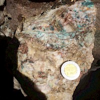 La Quintera vein rock sample displaying the vein textures